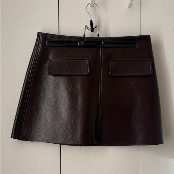 NWT H&M Burgundy Faux Leather Mini Skirt - Picture 4 of 8